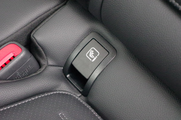 Mercedes-Benz C-Klasse 300 AMG Line 259 PK, Sfeerverlichting, Camera, Leder, MBUX, LED