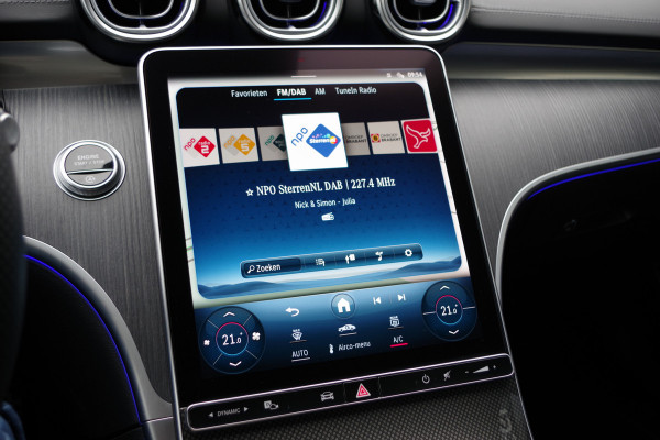 Mercedes-Benz C-Klasse 300 AMG Line 259 PK, Sfeerverlichting, Camera, Leder, MBUX, LED