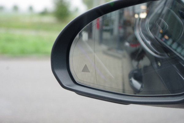 Mercedes-Benz C-Klasse 300 AMG Line 259 PK, Sfeerverlichting, Camera, Leder, MBUX, LED