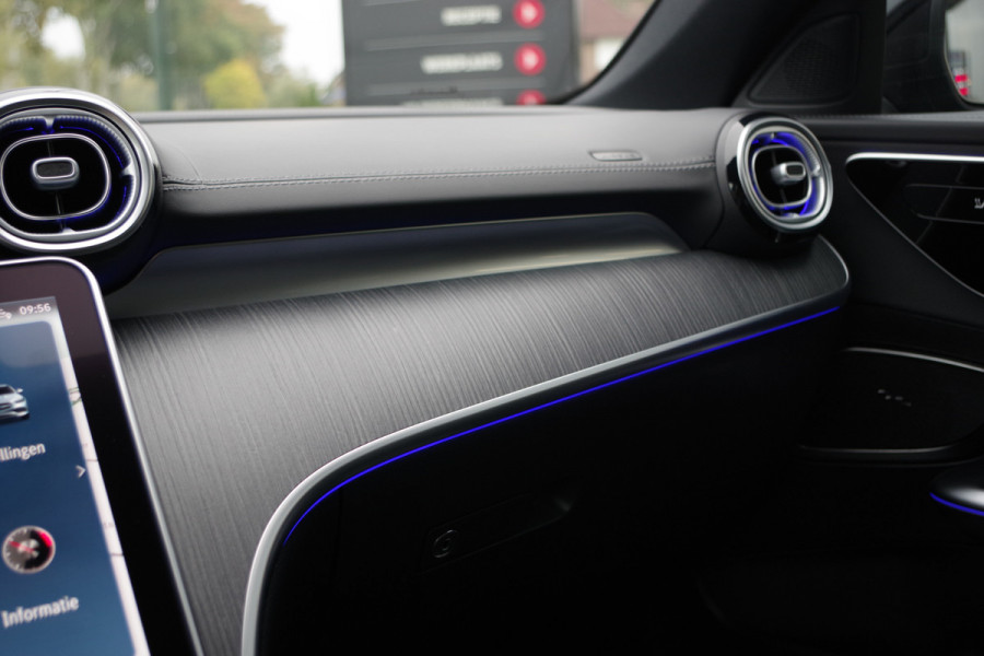 Mercedes-Benz C-Klasse 300 AMG Line 259 PK, Sfeerverlichting, Camera, Leder, MBUX, LED