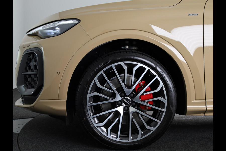 Audi Q5 2.0 TFSI e-hybrid quattro S edition Competition | Mmi experience pro | Glazen panoramadak | Tech plus | Privacy glas |