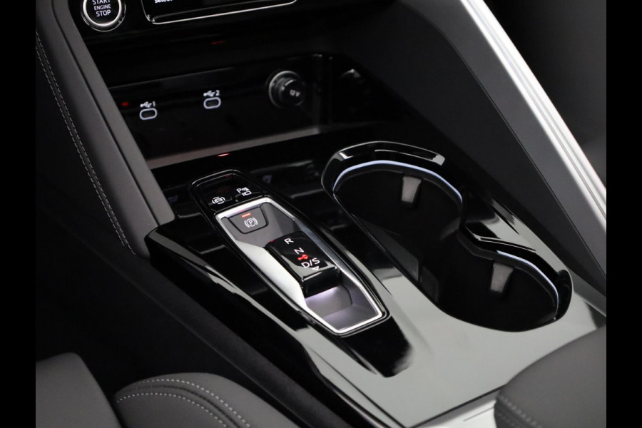 Audi Q5 2.0 TFSI e-hybrid quattro S edition Competition | Mmi experience pro | Glazen panoramadak | Tech plus | Privacy glas |