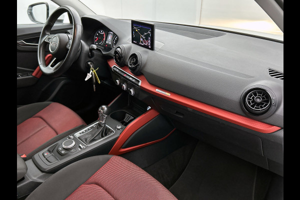 Audi Q2 1.0 TFSI Sport Pro Line(NL-auto, Dealer OnderH, Navi, Parkeerhulp, Airco, Cruise Controle, Etc) Audi Q2 1.0 TFSI Sport Pro Line(NL-auto, Dealer OnderH, Navi, Parkeerhulp, Airco, Cruise Controle, Etc)