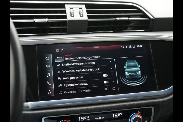 Audi Q3 45 TFSI e Advanced edition Plug In Hybrid 245pk PHEV | Panodak | Lederen Sportstoelen Verwarmd | Apple Carplay | Blis | Cruise Control | Navigatie | Virtual | DAB |