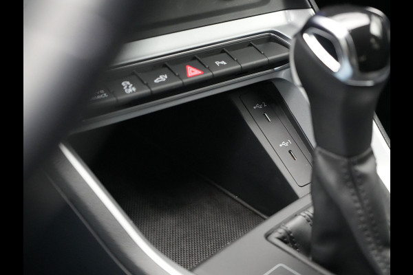 Audi Q3 45 TFSI e Advanced edition Plug In Hybrid 245pk PHEV | Panodak | Lederen Sportstoelen Verwarmd | Apple Carplay | Blis | Cruise Control | Navigatie | Virtual | DAB |