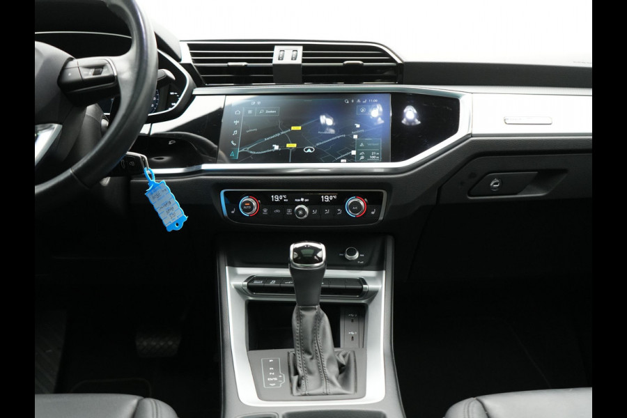 Audi Q3 45 TFSI e Advanced edition Plug In Hybrid 245pk PHEV | Panodak | Lederen Sportstoelen Verwarmd | Apple Carplay | Blis | Cruise Control | Navigatie | Virtual | DAB |