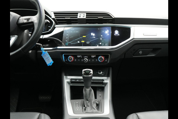 Audi Q3 45 TFSI e Advanced edition Plug In Hybrid 245pk PHEV | Panodak | Lederen Sportstoelen Verwarmd | Apple Carplay | Blis | Cruise Control | Navigatie | Virtual | DAB |