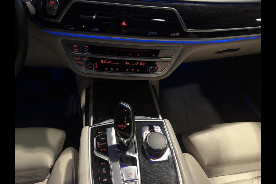 BMW 7 Serie 740e IPerformance | Laser-LED koplampen | Head-Up | Schuif/Kanteldak | Soft-close | 20" Velg | Camera |