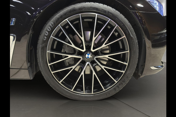 BMW 7 Serie 740e IPerformance | Laser-LED koplampen | Head-Up | Schuif/Kanteldak | Soft-close | 20" Velg | Camera |