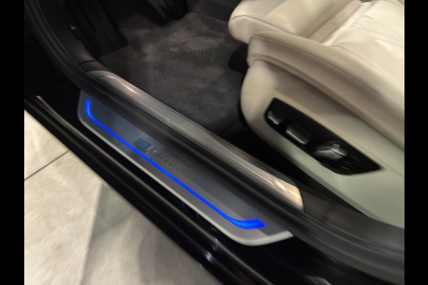 BMW 7 Serie 740e IPerformance | Laser-LED koplampen | Head-Up | Schuif/Kanteldak | Soft-close | 20" Velg | Camera |