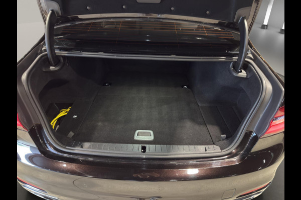 BMW 7 Serie 740e IPerformance | Laser-LED koplampen | Head-Up | Schuif/Kanteldak | Soft-close | 20" Velg | Camera |
