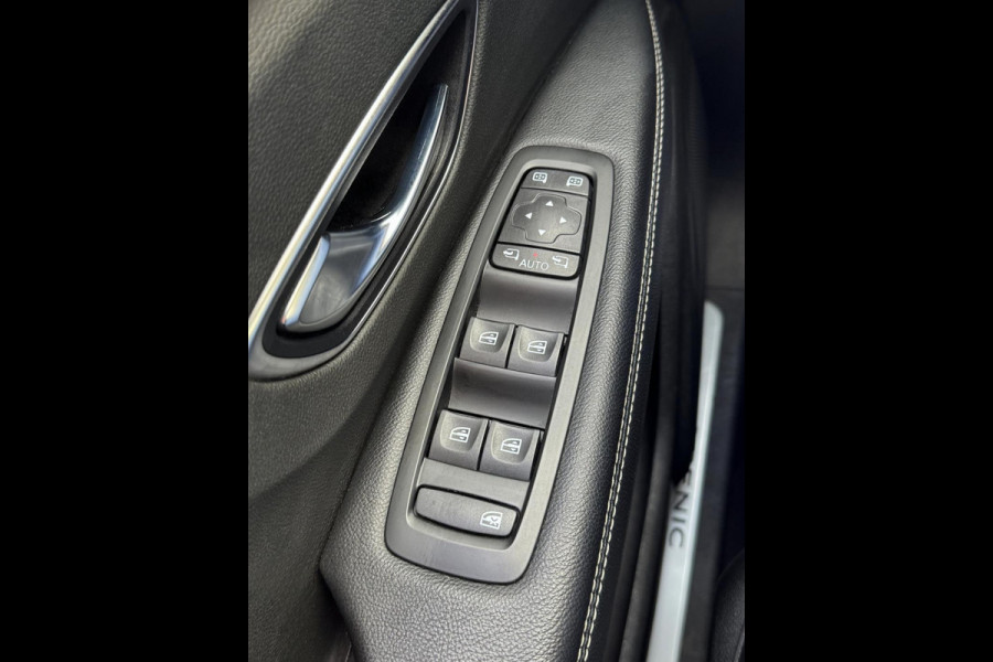 Renault Scénic 1.2 TCe Intens - Navigatie I Airco I 20 inch Sport velgen I 1/2 Leer I PDC/ LED I Dealer onderhouden Renault Scénic 1.2 TCe Intens - Navigatie I Airco I 20 inch Sport velgen I 1/2 Leer I PDC/ LED I Dealer onderhouden