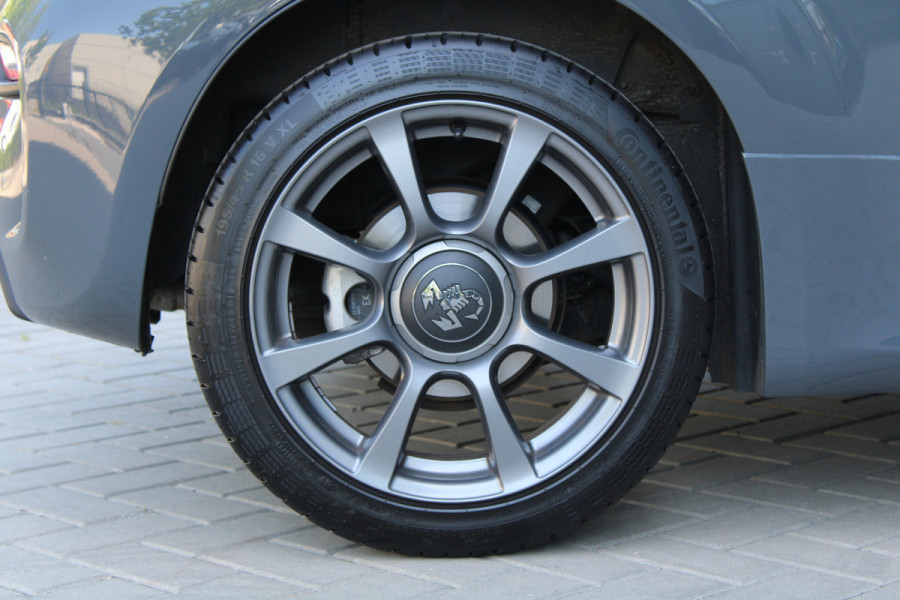 Abarth 500 1.4 T-Jet Abarth 595 70th Anniversary | NIEUWSTAAT! | UNIEK | SENSOREN ACHTER | DEALER ONDERHOUDEN |