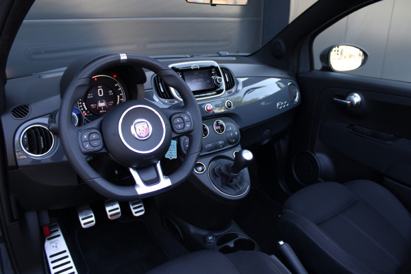 Abarth 500 1.4 T-Jet Abarth 595 70th Anniversary | NIEUWSTAAT! | UNIEK | SENSOREN ACHTER | DEALER ONDERHOUDEN |