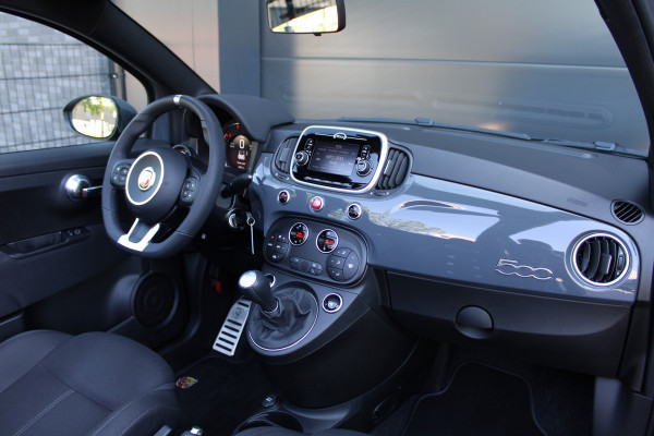 Abarth 500 1.4 T-Jet Abarth 595 70th Anniversary | NIEUWSTAAT! | UNIEK | SENSOREN ACHTER | DEALER ONDERHOUDEN |
