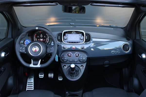 Abarth 500 1.4 T-Jet Abarth 595 70th Anniversary | NIEUWSTAAT! | UNIEK | SENSOREN ACHTER | DEALER ONDERHOUDEN |