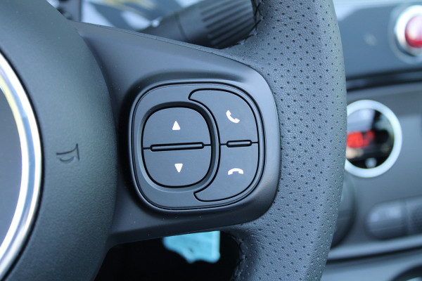 Abarth 500 1.4 T-Jet Abarth 595 70th Anniversary | NIEUWSTAAT! | UNIEK | SENSOREN ACHTER | DEALER ONDERHOUDEN |