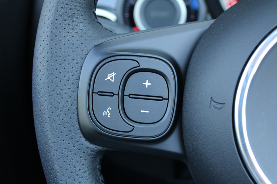 Abarth 500 1.4 T-Jet Abarth 595 70th Anniversary | NIEUWSTAAT! | UNIEK | SENSOREN ACHTER | DEALER ONDERHOUDEN |