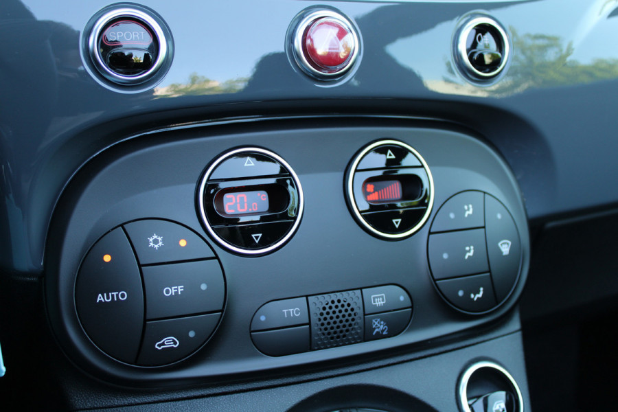 Abarth 500 1.4 T-Jet Abarth 595 70th Anniversary | NIEUWSTAAT! | UNIEK | SENSOREN ACHTER | DEALER ONDERHOUDEN |