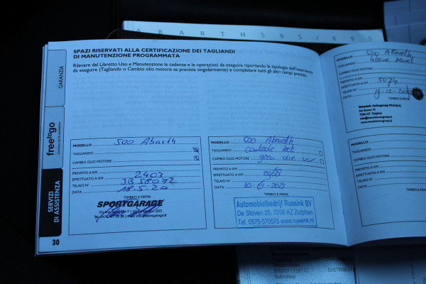 Abarth 500 1.4 T-Jet Abarth 595 70th Anniversary | NIEUWSTAAT! | UNIEK | SENSOREN ACHTER | DEALER ONDERHOUDEN |