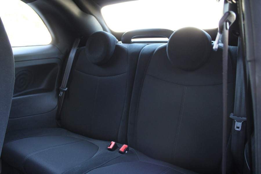 Abarth 500 1.4 T-Jet Abarth 595 70th Anniversary | NIEUWSTAAT! | UNIEK | SENSOREN ACHTER | DEALER ONDERHOUDEN |