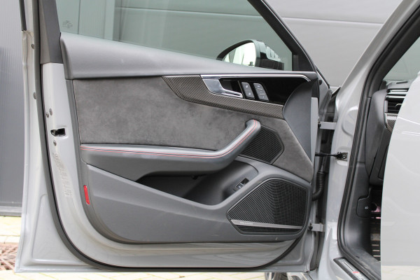 Audi RS4 Avant 2.9 TFSI RS 4 quattro | BTW | KERAMISCH | HUD | MASSAGE | RS-ZETELS | 360 | B&O | PANO | Audi RS4 Avant 2.9 TFSI RS 4 quattro | BTW | KERAMISCH | HUD | MASSAGE | RS-ZETELS | 360 | B&O | PANO |