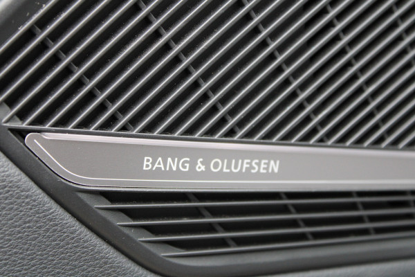 Audi RS4 Avant 2.9 TFSI RS 4 quattro | BTW | KERAMISCH | HUD | MASSAGE | RS-ZETELS | 360 | B&O | PANO | Audi RS4 Avant 2.9 TFSI RS 4 quattro | BTW | KERAMISCH | HUD | MASSAGE | RS-ZETELS | 360 | B&O | PANO |