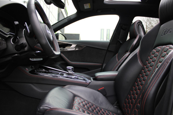 Audi RS4 Avant 2.9 TFSI RS 4 quattro | BTW | KERAMISCH | HUD | MASSAGE | RS-ZETELS | 360 | B&O | PANO | Audi RS4 Avant 2.9 TFSI RS 4 quattro | BTW | KERAMISCH | HUD | MASSAGE | RS-ZETELS | 360 | B&O | PANO |