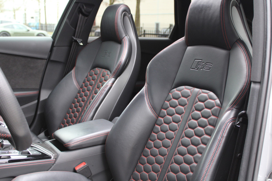 Audi RS4 Avant 2.9 TFSI RS 4 quattro | BTW | KERAMISCH | HUD | MASSAGE | RS-ZETELS | 360 | B&O | PANO | Audi RS4 Avant 2.9 TFSI RS 4 quattro | BTW | KERAMISCH | HUD | MASSAGE | RS-ZETELS | 360 | B&O | PANO |