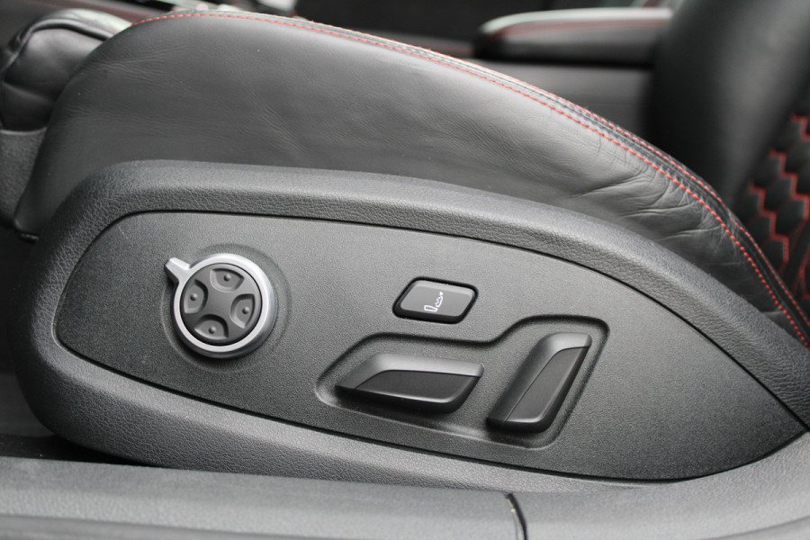 Audi RS4 Avant 2.9 TFSI RS 4 quattro | BTW | KERAMISCH | HUD | MASSAGE | RS-ZETELS | 360 | B&O | PANO | Audi RS4 Avant 2.9 TFSI RS 4 quattro | BTW | KERAMISCH | HUD | MASSAGE | RS-ZETELS | 360 | B&O | PANO |