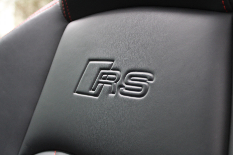 Audi RS4 Avant 2.9 TFSI RS 4 quattro | BTW | KERAMISCH | HUD | MASSAGE | RS-ZETELS | 360 | B&O | PANO | Audi RS4 Avant 2.9 TFSI RS 4 quattro | BTW | KERAMISCH | HUD | MASSAGE | RS-ZETELS | 360 | B&O | PANO |