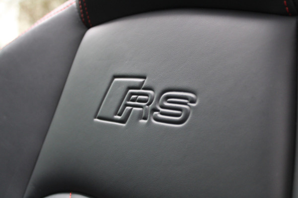 Audi RS4 Avant 2.9 TFSI RS 4 quattro | BTW | KERAMISCH | HUD | MASSAGE | RS-ZETELS | 360 | B&O | PANO | Audi RS4 Avant 2.9 TFSI RS 4 quattro | BTW | KERAMISCH | HUD | MASSAGE | RS-ZETELS | 360 | B&O | PANO |