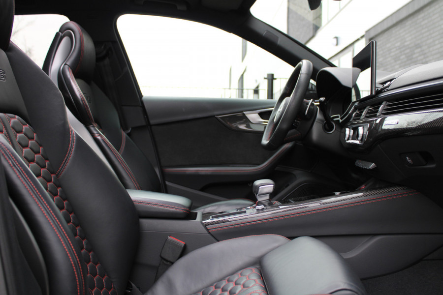 Audi RS4 Avant 2.9 TFSI RS 4 quattro | BTW | KERAMISCH | HUD | MASSAGE | RS-ZETELS | 360 | B&O | PANO | Audi RS4 Avant 2.9 TFSI RS 4 quattro | BTW | KERAMISCH | HUD | MASSAGE | RS-ZETELS | 360 | B&O | PANO |