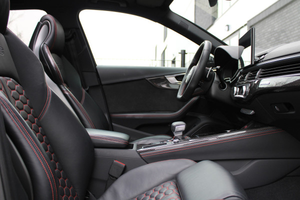 Audi RS4 Avant 2.9 TFSI RS 4 quattro | BTW | KERAMISCH | HUD | MASSAGE | RS-ZETELS | 360 | B&O | PANO | Audi RS4 Avant 2.9 TFSI RS 4 quattro | BTW | KERAMISCH | HUD | MASSAGE | RS-ZETELS | 360 | B&O | PANO |