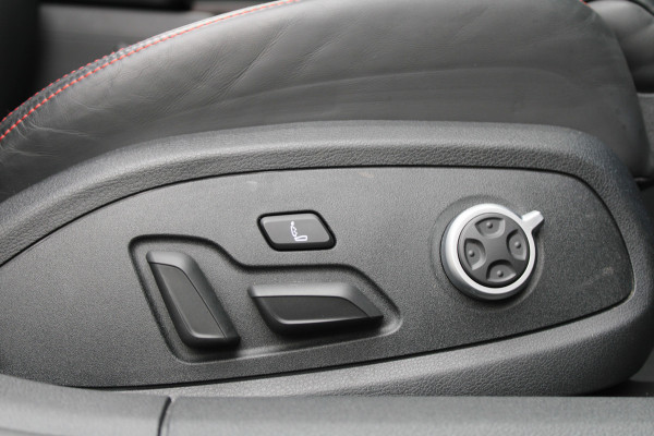 Audi RS4 Avant 2.9 TFSI RS 4 quattro | BTW | KERAMISCH | HUD | MASSAGE | RS-ZETELS | 360 | B&O | PANO | Audi RS4 Avant 2.9 TFSI RS 4 quattro | BTW | KERAMISCH | HUD | MASSAGE | RS-ZETELS | 360 | B&O | PANO |