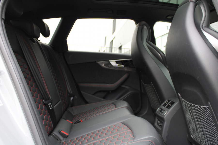 Audi RS4 Avant 2.9 TFSI RS 4 quattro | BTW | KERAMISCH | HUD | MASSAGE | RS-ZETELS | 360 | B&O | PANO | Audi RS4 Avant 2.9 TFSI RS 4 quattro | BTW | KERAMISCH | HUD | MASSAGE | RS-ZETELS | 360 | B&O | PANO |