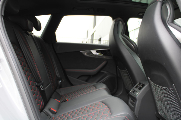 Audi RS4 Avant 2.9 TFSI RS 4 quattro | BTW | KERAMISCH | HUD | MASSAGE | RS-ZETELS | 360 | B&O | PANO | Audi RS4 Avant 2.9 TFSI RS 4 quattro | BTW | KERAMISCH | HUD | MASSAGE | RS-ZETELS | 360 | B&O | PANO |
