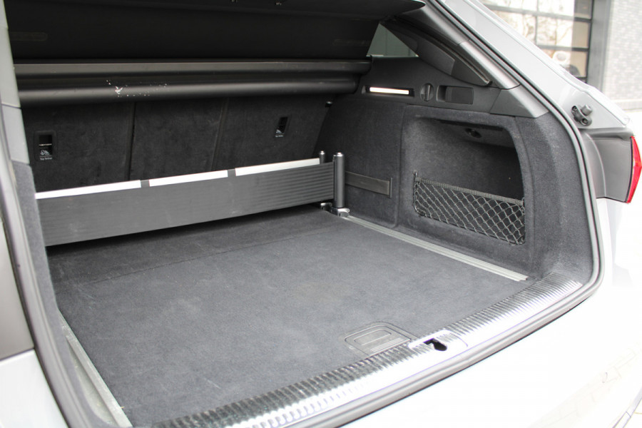 Audi RS4 Avant 2.9 TFSI RS 4 quattro | BTW | KERAMISCH | HUD | MASSAGE | RS-ZETELS | 360 | B&O | PANO | Audi RS4 Avant 2.9 TFSI RS 4 quattro | BTW | KERAMISCH | HUD | MASSAGE | RS-ZETELS | 360 | B&O | PANO |