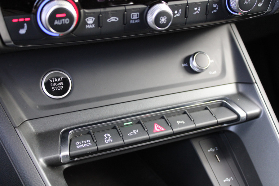 Audi Q3 Sportback 45 TFSI e S Edition | BTW | S-LINE | PANO | CAMERA | SONOS | STOELVERWARMING |