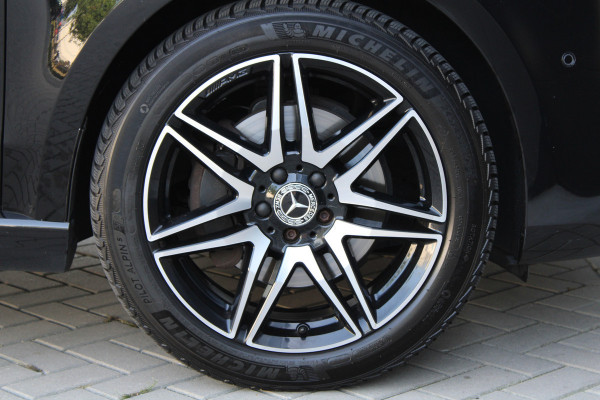 Mercedes-Benz V-Klasse 300d Extra Lang DC Avantgarde Edition | EX BTW | 4-MATIC | VOL! | AMG | BURMESTER | KOELKAST | MEMORY | STOELKOELING | ACC | TREKHAAK | SNOEK |