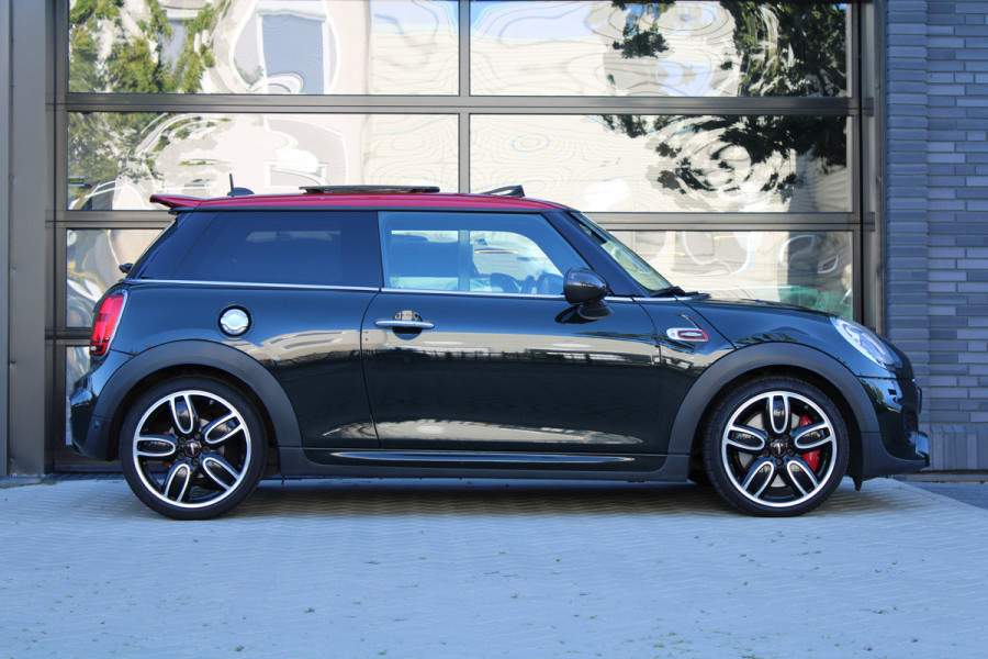 MINI Mini 2.0 John Cooper Works | NAP! | 1E EIG | PANO | H/K | HUD | CAMERA | STOELVERWARMING |