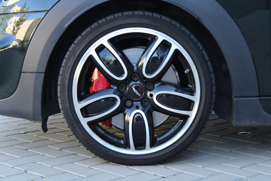 MINI Mini 2.0 John Cooper Works | NAP! | 1E EIG | PANO | H/K | HUD | CAMERA | STOELVERWARMING |