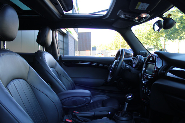 MINI Mini 2.0 John Cooper Works | NAP! | 1E EIG | PANO | H/K | HUD | CAMERA | STOELVERWARMING |