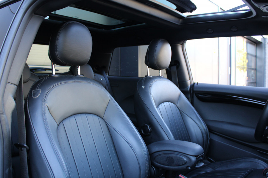 MINI Mini 2.0 John Cooper Works | NAP! | 1E EIG | PANO | H/K | HUD | CAMERA | STOELVERWARMING |