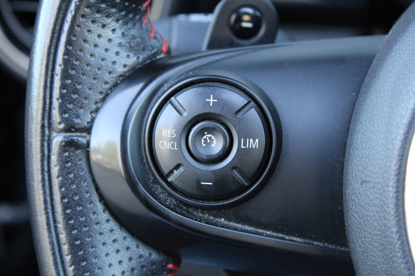 MINI Mini 2.0 John Cooper Works | NAP! | 1E EIG | PANO | H/K | HUD | CAMERA | STOELVERWARMING |