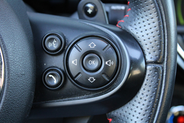 MINI Mini 2.0 John Cooper Works | NAP! | 1E EIG | PANO | H/K | HUD | CAMERA | STOELVERWARMING |