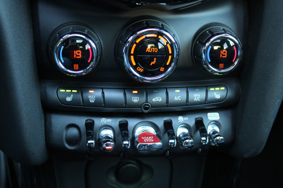 MINI Mini 2.0 John Cooper Works | NAP! | 1E EIG | PANO | H/K | HUD | CAMERA | STOELVERWARMING |