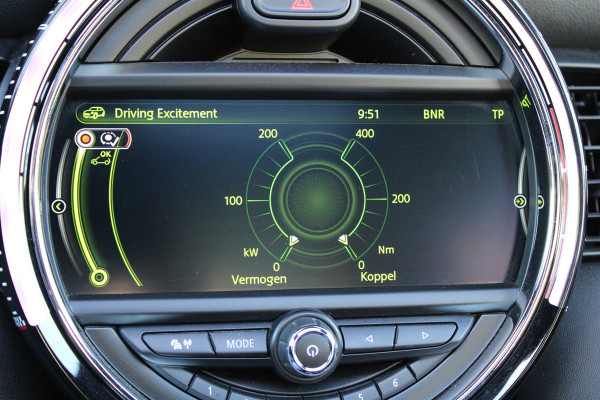 MINI Mini 2.0 John Cooper Works | NAP! | 1E EIG | PANO | H/K | HUD | CAMERA | STOELVERWARMING |