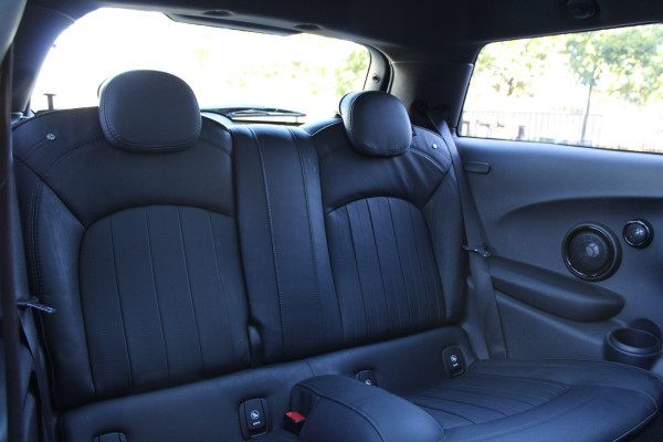 MINI Mini 2.0 John Cooper Works | NAP! | 1E EIG | PANO | H/K | HUD | CAMERA | STOELVERWARMING |