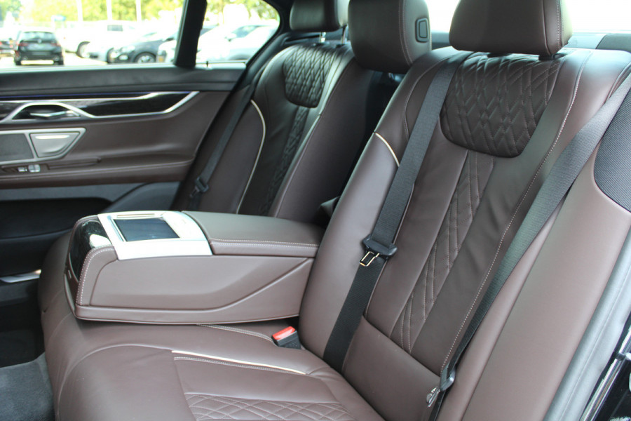 BMW 7 Serie 740e iPerformance High Executive | M-SPORT | PANO | ACC | MEMORY | H/K | 360 | HUD | BMW 7 Serie 740e iPerformance High Executive | M-SPORT | PANO | ACC | MEMORY | H/K | 360 | HUD |